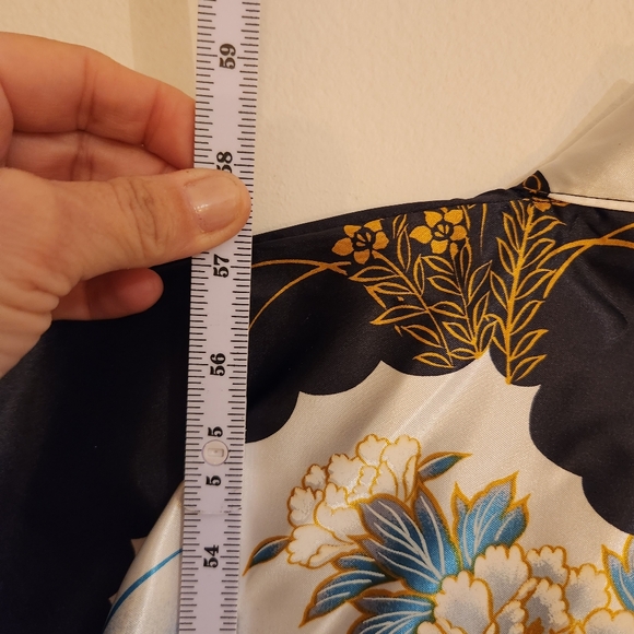 Oriental Floral Kimono Black  Robe - Picture 5 of 14